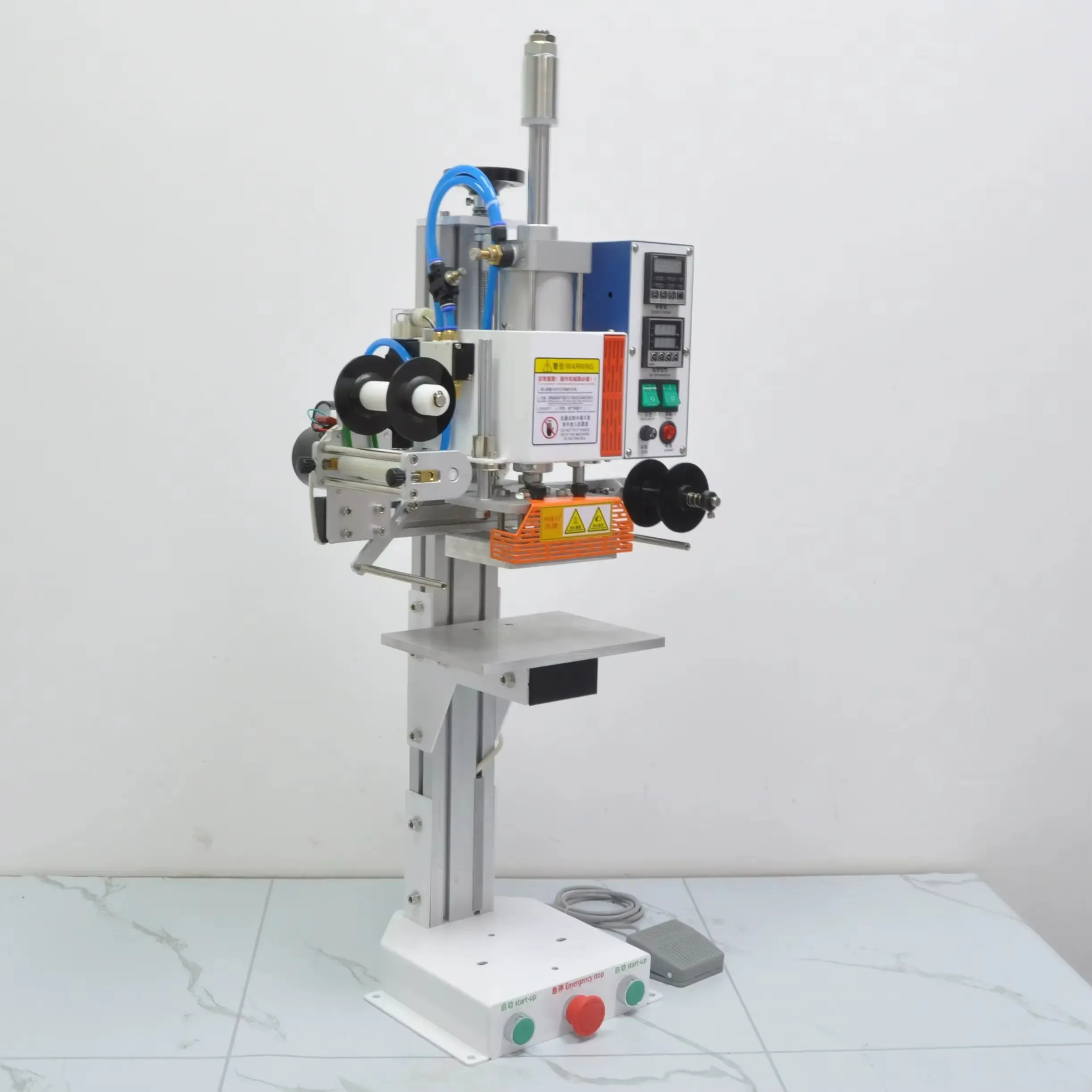 Machine de marquage à chaud automatique pour logos sur cuir et emballages - image 5