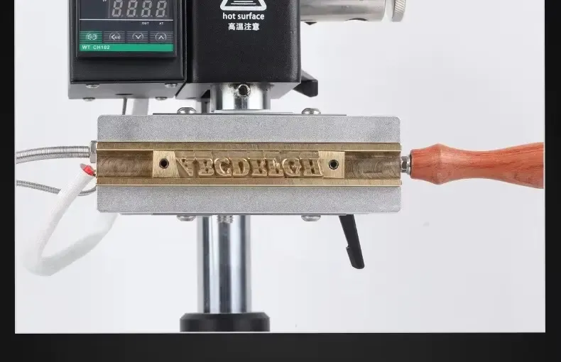 Machine de marquage à chaud WT-90PS à tête basculante pour un marquage de logo précis - détail 8